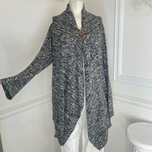 Whimsigoth Bobeau Grey Heathered Grey Cardigan with Large Wood Button - M